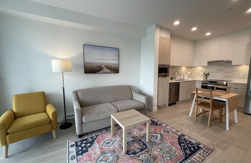 Tsawwassen Apartment | Pacific Ocean Breeze Retreat