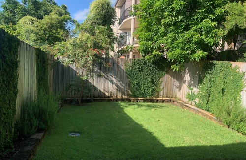 Paddington House | Paddington Townhouse- in the heart of Rosalie Village