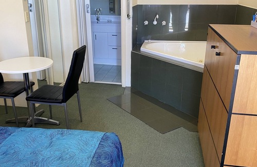 Swan Hill Hotel | Paddle Steamer Motel