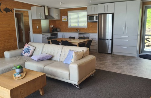 Pahi House | Pahi house beautiful harbour views - 5 minute walk to Pahi Wharf