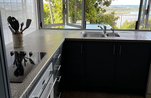 Haruru House | Paihia Sea views, 3 minutes drive to Paihia, 3 bed home
