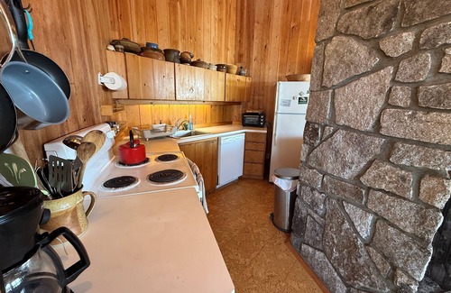 Stonington House | Painters Paradise - Rustic, Oceanfront Cottages