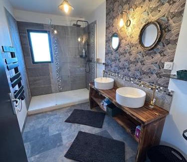 Limoges Villa | Paisible MAISON familiale - 4 Chambres - 2 SDB - terrasse et jardin - parking privé - Limoges
