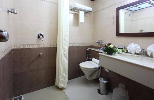 Ettumanoor Hotel | PALAKUNNEL RESIDENCY