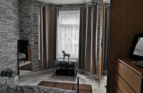 Edmonton Apartment | Palaz 3 - 1 Bedroom Flat-Apartment