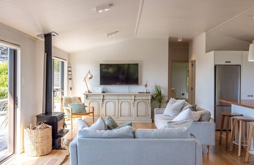 Palm Beach House | Palm Beach Panorama - perfect family holiday house with spa pool!