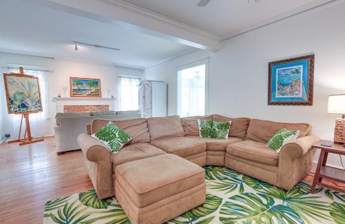 Palm City House | Palm City Home with Pool and Florida Room - Near Golf