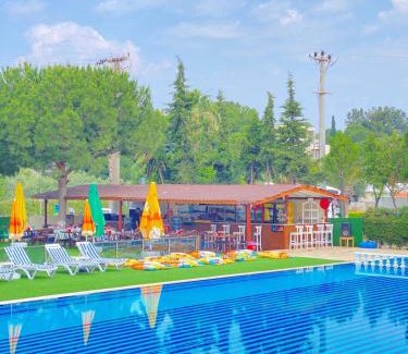 Bayrakldede Apartment | palm club apart otel