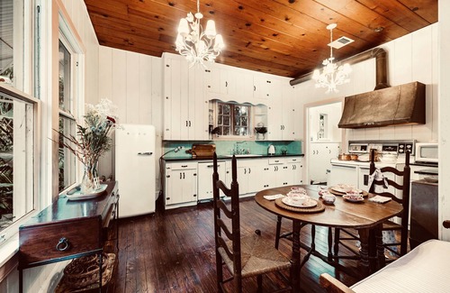 Homestead House | Palm Lodge, Historic House & Tropical Garden