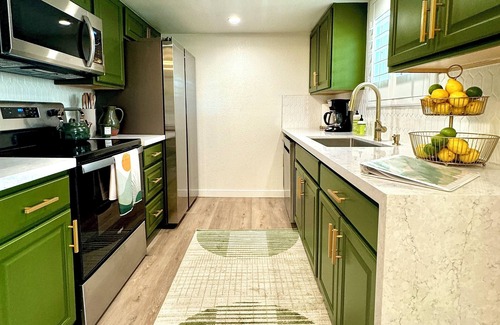 Cathedral City Condo | Palm Springs Royale Amazing 1-bedroom condo with WiFi, AC in unique Palm Springs