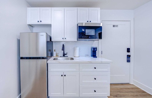 Galveston Apartment | Palm Springs Studio Apartment