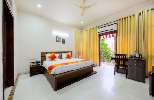 Civil Lines Bed & Breakfast | PALM34 - Luxury Private Room with attached Bath