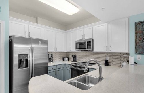 Fort Walton Beach - Destin Condo | Palms Resort 2813: 2br, Pools, Courts, Gulf Views & Minutes to Beach!