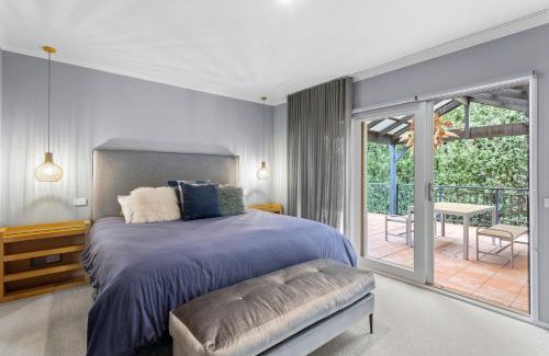 Mount Eliza House | Palmyra Villa - Pool & Spa, Steps to Village