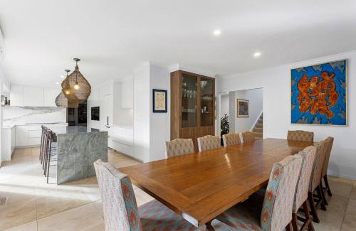 Mount Eliza House | Palmyra Villa - Pool & Spa, Steps to Village