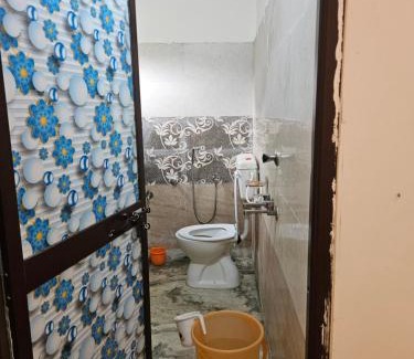 Deoghar House | Pandit Devki Nandan Dharamsala & Guest House