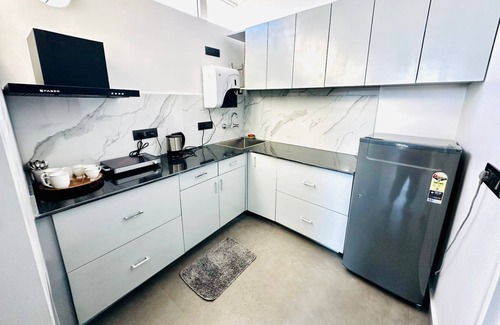 Kaul Apartment | Panorama of Bliss- 2BHK hotel suites in charming Mukteshwar