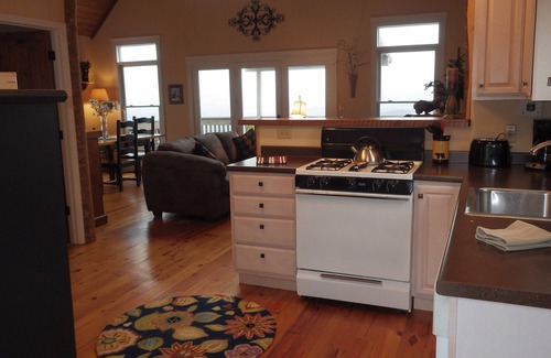 Skyland Cabin | Panoramic Blue Ridge Mountain Views & Rolling Meadows Retreat