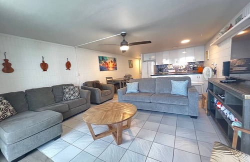 Punaluu Apartment | Panoramic Ocean View 8