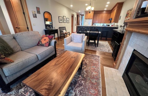 Seaside Condo | Panoramic Ocean Views on the Cliffs at Whalers Point Condominiums (Sleeps 4)