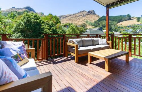 Christchurch District House | Panoramic Views from Spacious New Beach House