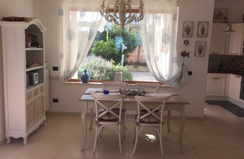 Polignano a Mare Villa | Panoramic villa on coastal stretch north of Polignano a Mare.