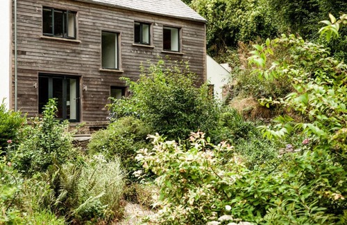 St Dogmaels House | Panteg - a gorgeous retreat near the coast for 10