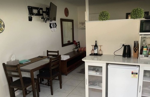 Austins Ferry Apartment | PAPA JOE APARTMENT