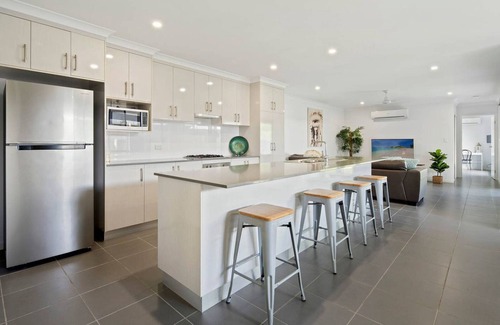 Jubilee Pocket House | Paradise by the Port, Close To Town, Sleeps 8