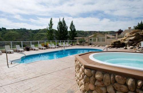 Lethbridge Apartment | Paradise Canyon Golf Resort - Luxury Condo U399