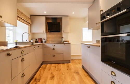 Bewerley Cottage | PARADISE COTTAGE, family friendly, with open fire in Bewerley