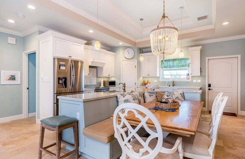 Marathon House | Paradise Found ~ Waterfront Pool Home, 50' Dock, Kayaks & Bikes