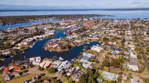 Paynesville House | Paradise on Sheerwater