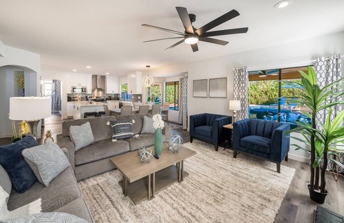 Paradise Valley Village House | Paradise Pool~ Waterslide, Splash Pad, Swim Up Bar, Putt & More