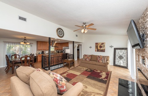 Toilla Segunda House | Paradise Shores 5/4 bedroom 3/2 bth sleeps up to 19! Private pool