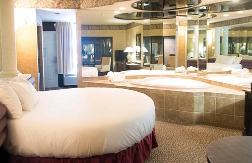 Cresco Hotel | Paradise Stream Resort