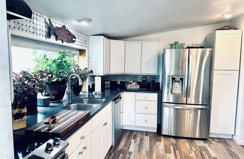 Homer House | Paradise Suites in Homer Alaska, an entire house w/a hot tub