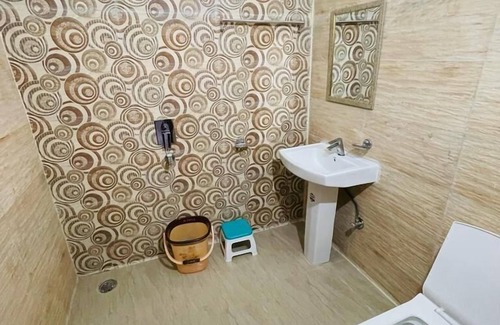 Dhaliara Hotel | Paradise Woodland Resort Chintpurni