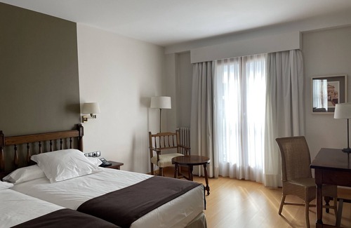 Puebla de Sanabria Hotel | Parador de Puebla de Sanabria