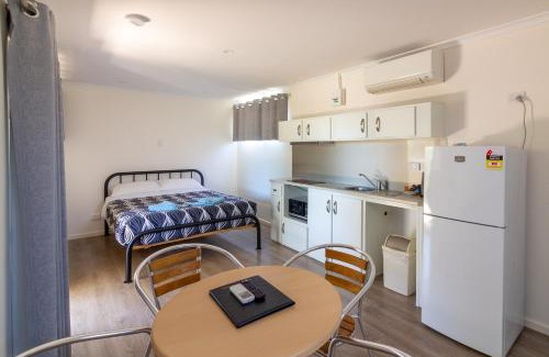 Paringa Hotel | Paringa Caravan Park