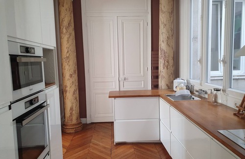 L'Europe Apartment | Paris 8, luxurious, renovated, 4 BED/4 BATH, air con, 1 indep. & attached studio