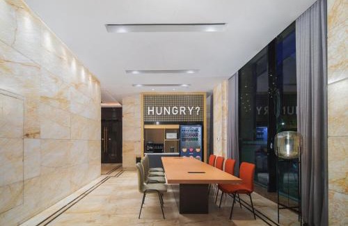 Longwan Hotel | Park Inn by Radisson Wenzhou Longwan International Airport Wanda Plaza