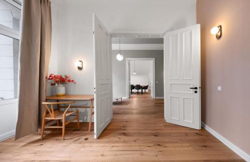 Neustadt Apartment | Park Lane Central Apartments