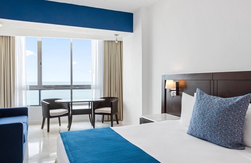 Marina Mazatlan Hotel | Park Royal Beach Mazatlán