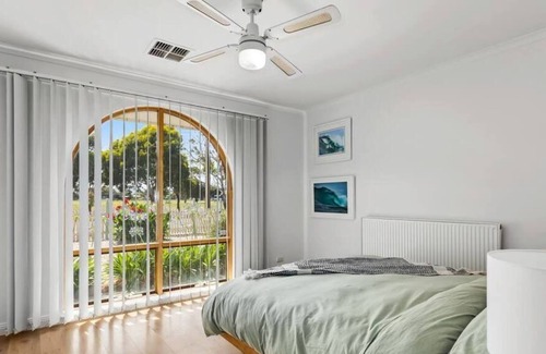 Aldinga Beach House | Park View - 4 Bedroom, 2 Bath, pool