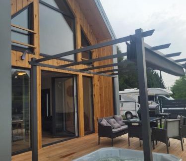 Grybow House | Parkcity SPA Domek z jacuzzi w górach