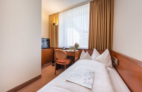 Stadtallendorf Hotel | Parkhotel Stadtallendorf