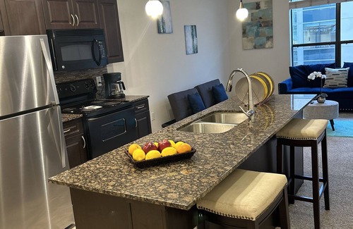 North Burnet Apartment | Parking, Tesla E-Charge, Remote Work area, Shopping, Restaurants, Nightlife