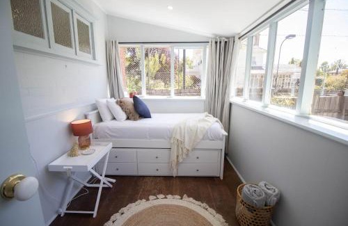 Lake Wendouree House | Parkside Spacious Central Family Retreat