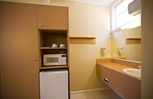 Brunswick Hotel | Parkville Motel